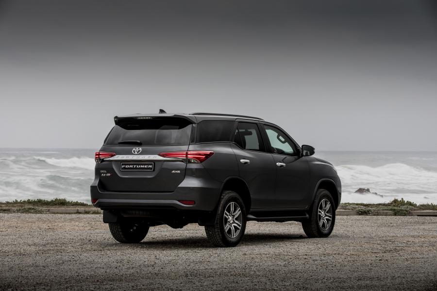  Toyota Fortuner (AN160) 2016 года  (ZA) (фото 8 из 40)